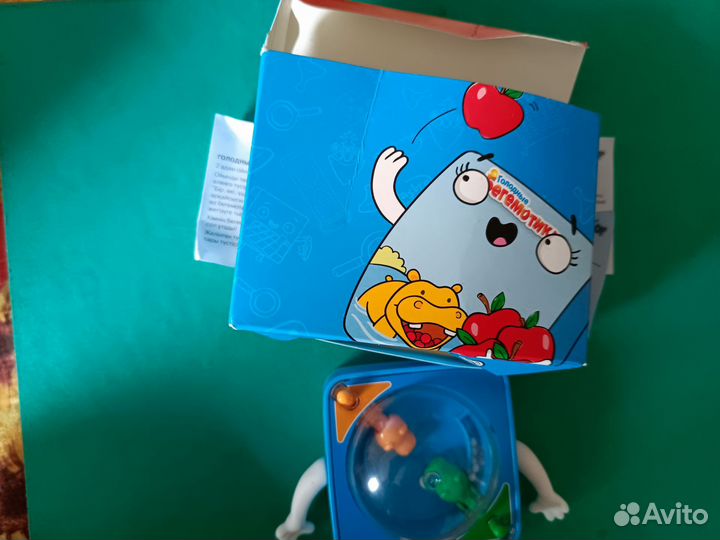 Игрушки из макдональдса голодные Бегкмотики