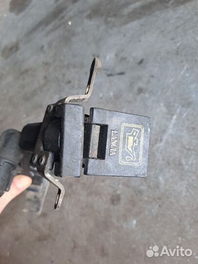 Горловина залива масла Lancia libra