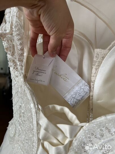 Абсолютно новое свадебное платье с биркой 44-46