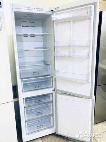 Холодильник - на гарантии объявление продам