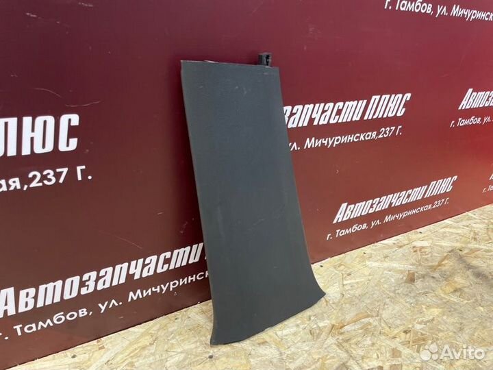 Обшивка средней стойки левая Volkswagen Polo