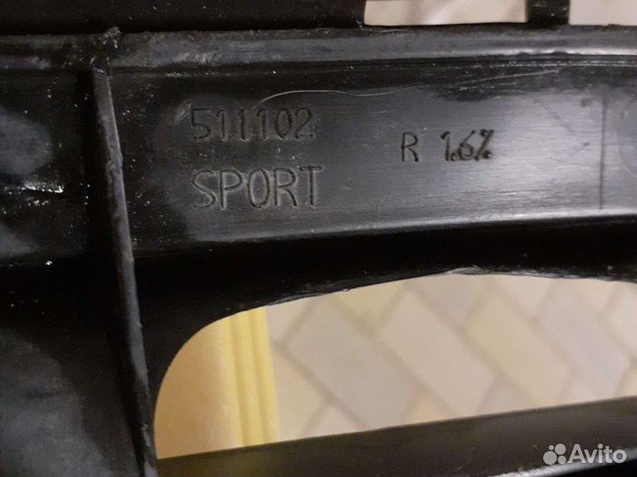 Решетка радиатора peugeot 206