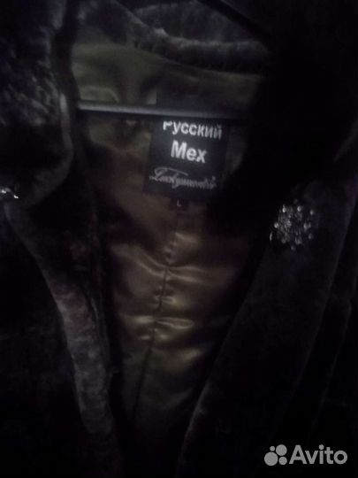 Шуба мутоновая с капюшоном размер L. Рукава на мол