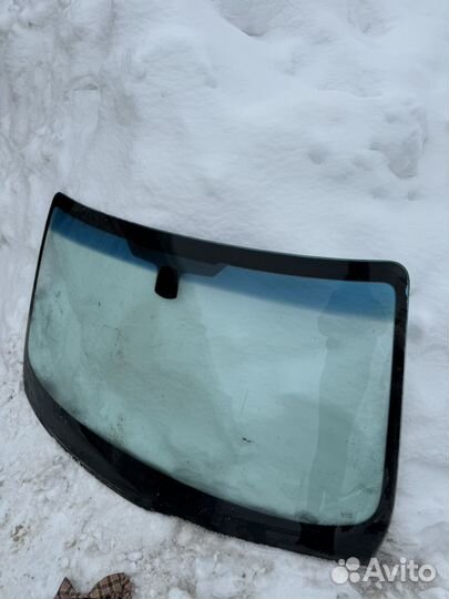Лобовое стекло бмв х1