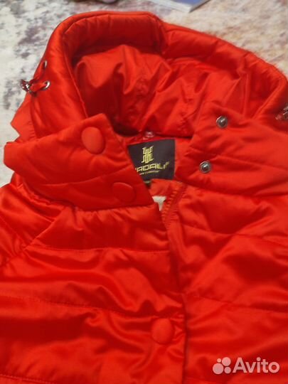 Куртка демисезонная женская 44 46 новая