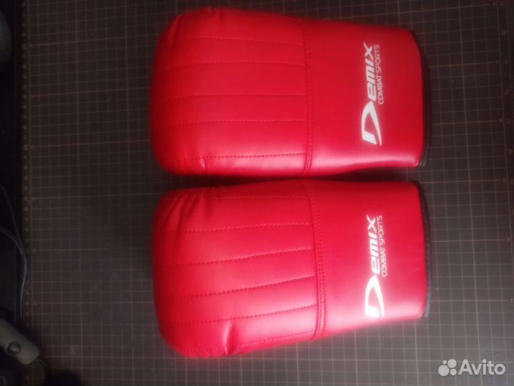 Боксёрские снарядные перчатки Demix