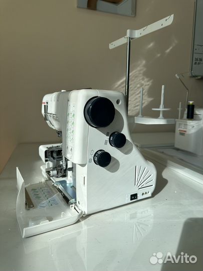 Швейная машина Janome Cover Pro 2