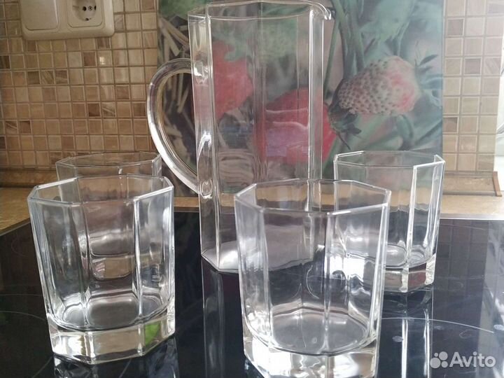 Графин и 4 стакана