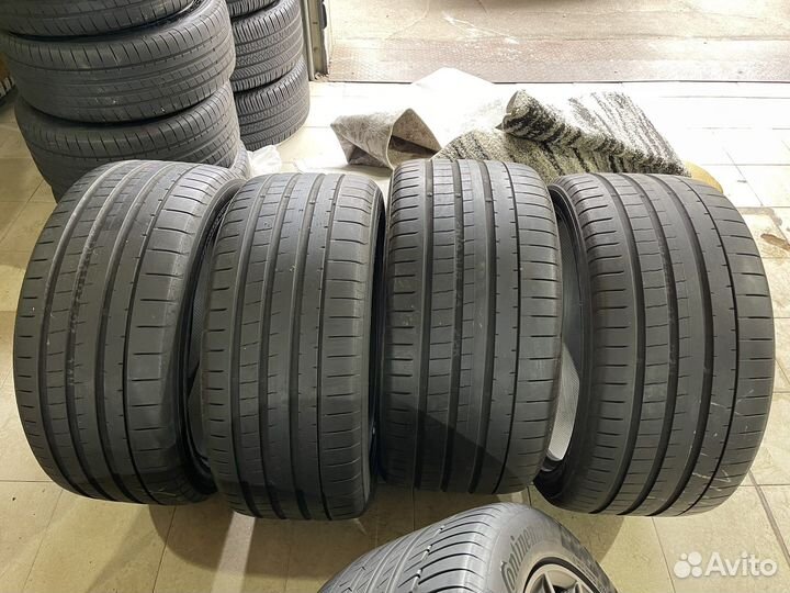 Yokohama Advan Sport V107 285/40 R22 и 325/35 R22 114Y
