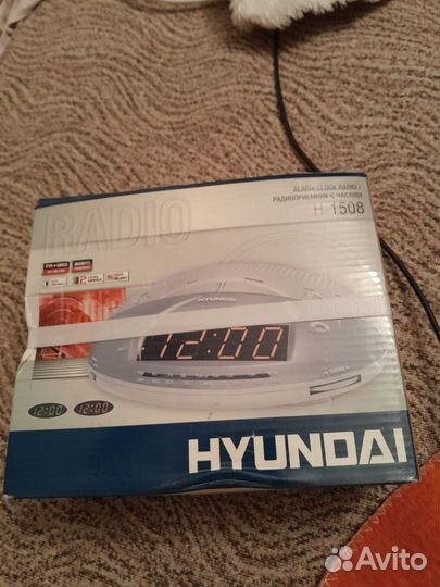 Радиоприемник hyundai с часами