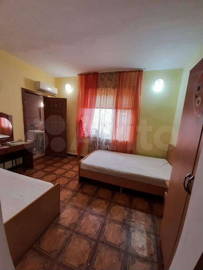 Комната 15 м² в 4-к., 2/2 эт.