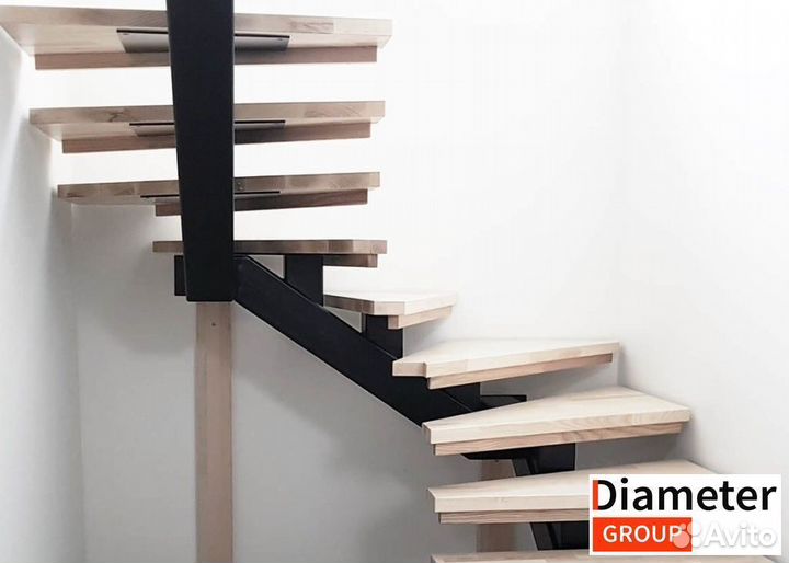 Крепкая лестница с обшивкой