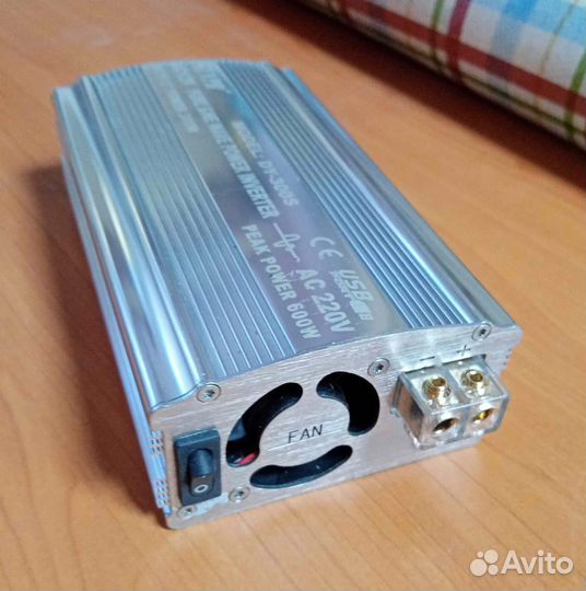 Мобильный инвертор DC 12В - AC 220В 300Вт