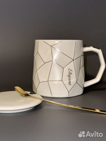 Кружка белая подарочная с крышкой и ложкой