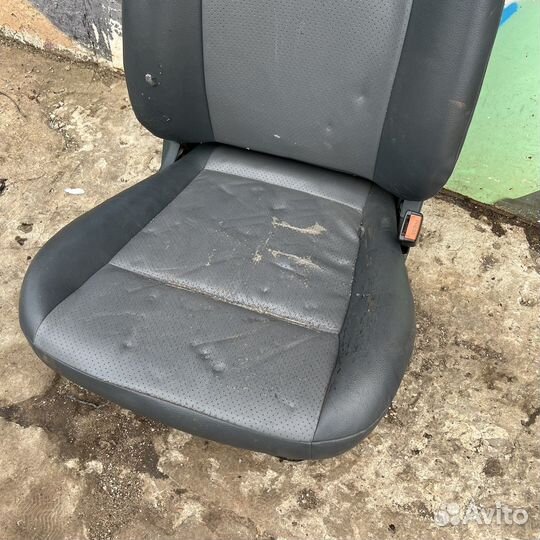 Переднее сиденье от иномарки