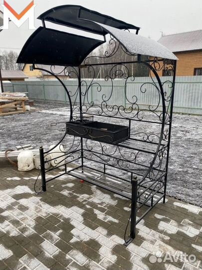 Мангал с крышей