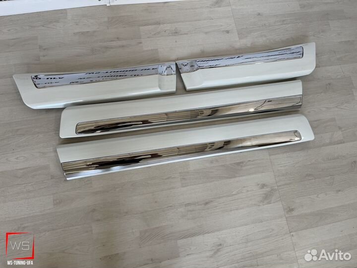 Toyota land cruiser 200 молдинги на двери белые O4