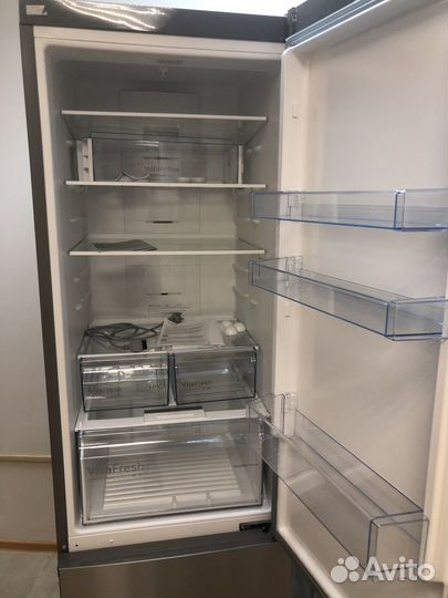 Холодильник bosch serie 4 Vitafresh KGN39XI27R