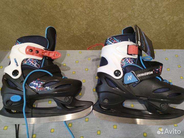 Коньки хоккейные