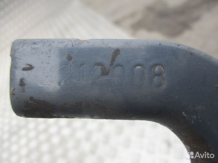 Кронштейн Volvo 22212008