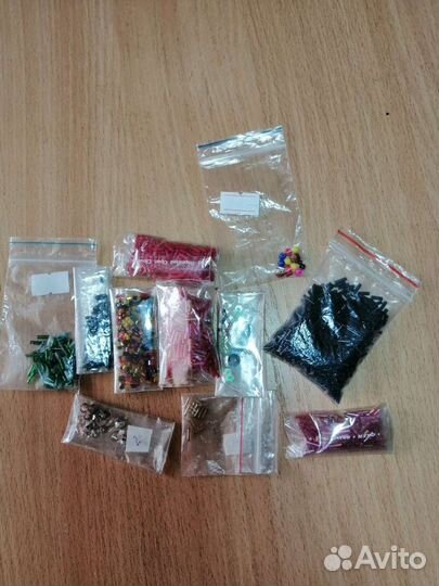 Бусины, бисер, пайетки