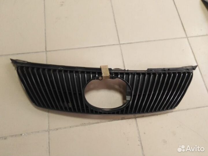 Решетка радиатора Lexus IS 2 (XE20)