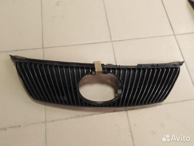 Решетка радиатора Lexus IS 2 (XE20)