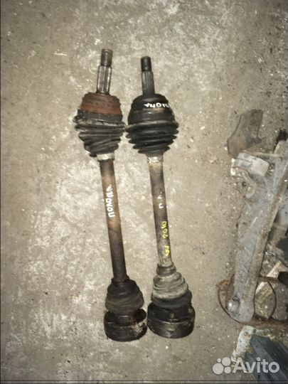 Полуось левая Volkswagen Polo Classic