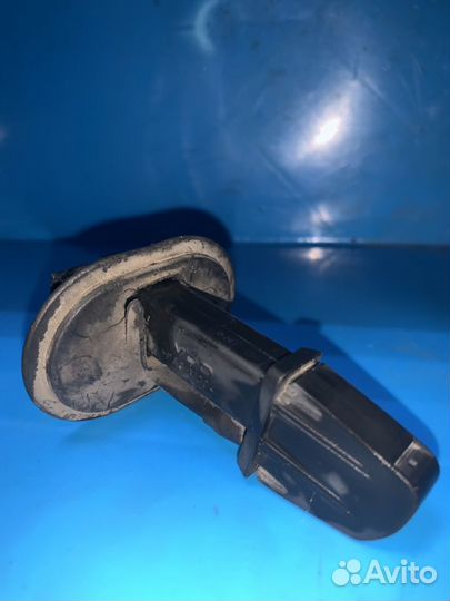 Форсунка стеклоомывателя с подогревом VW T4