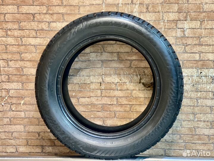 Gislaved NordFrost 100 215/55 R16