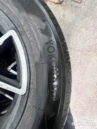 R16 Yokohama BluEarth-A 215/60, PCD 5x114.3 DIA 64