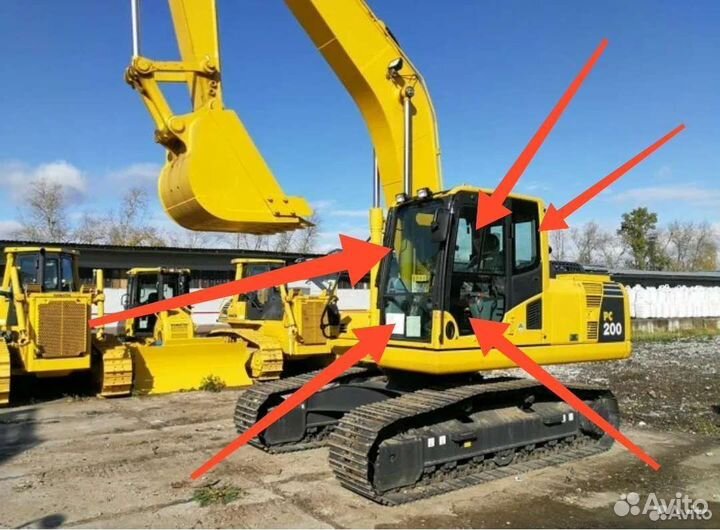 Komatsu PC 200/300 стекло лобовое нижнее 20Y-54-51