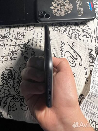 Телефон iPhone 11