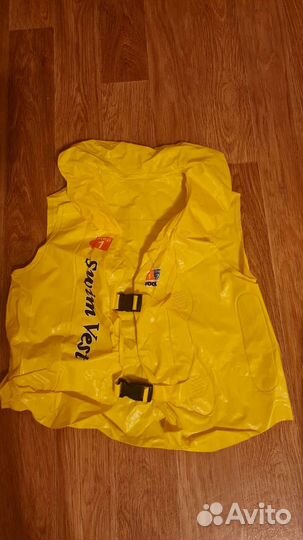 Детский надувной бассейн и спасательный жилет