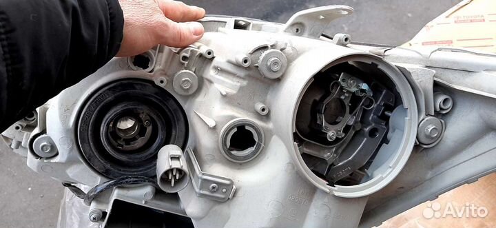 Фара Лексус LS