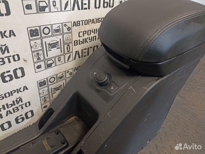Подлокотник для Opel Antara