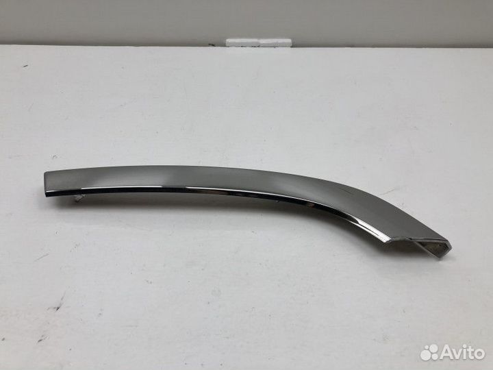 Молдинг переднего бампера левый LADA Vesta