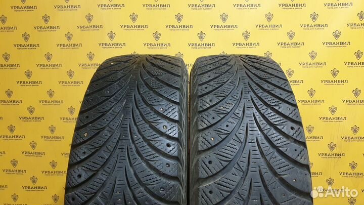 Goodyear UltraGrip Extreme 215/65 R16 98T