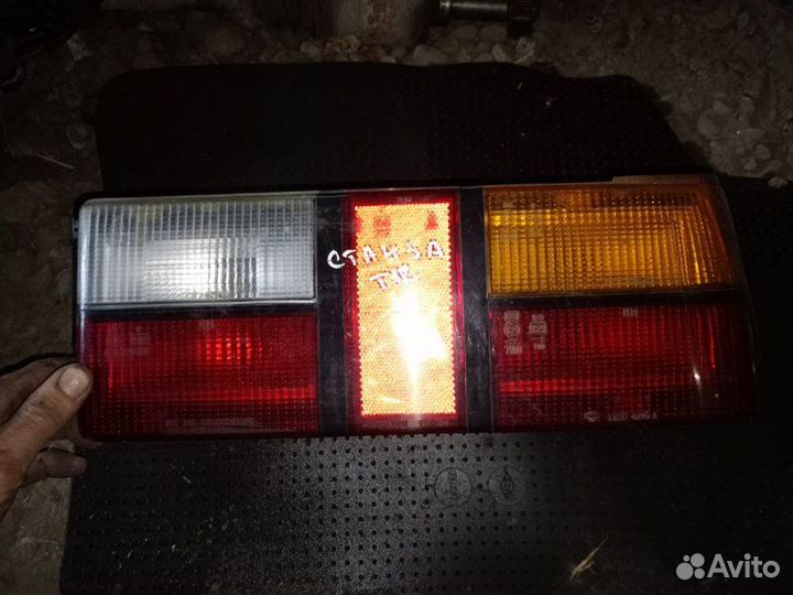 Фонарь правый Nissan Stanza T12