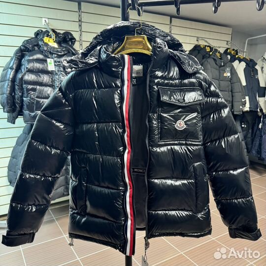 Пуховик Moncler зимний