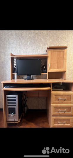 Компьютерный стол