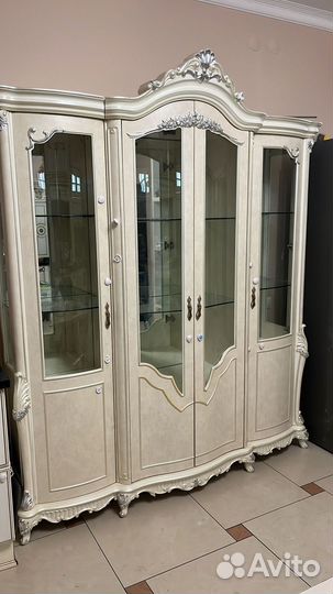 Буфеты и серванты