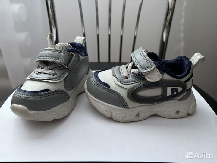 Кроссовки детские