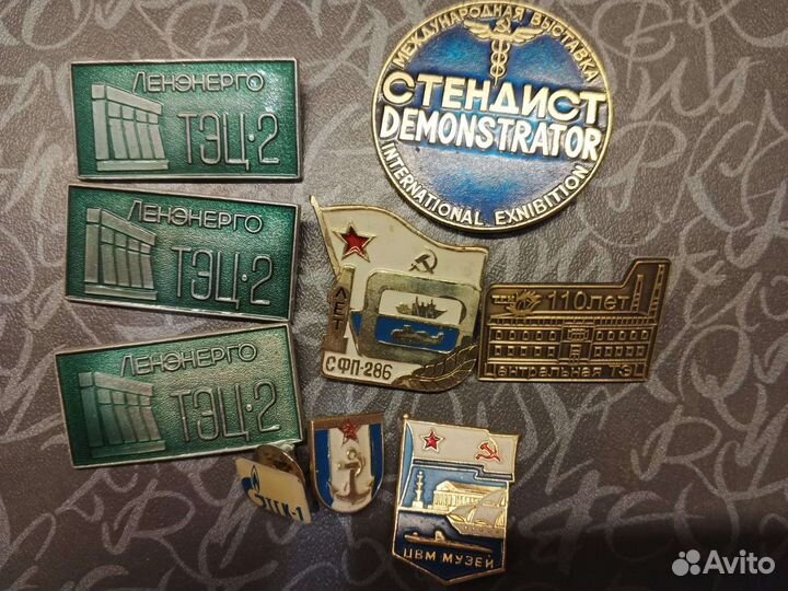 Значки СССР и настольные медали