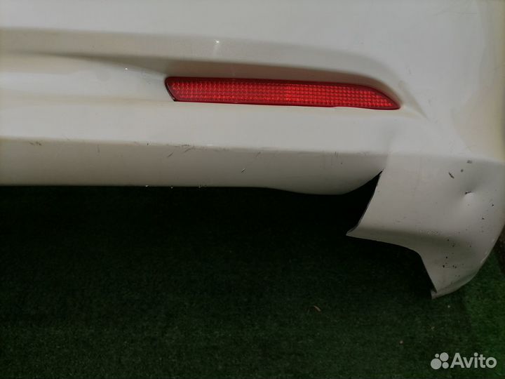 Бампер задний Toyota Wish ZNE10G ZNE14G