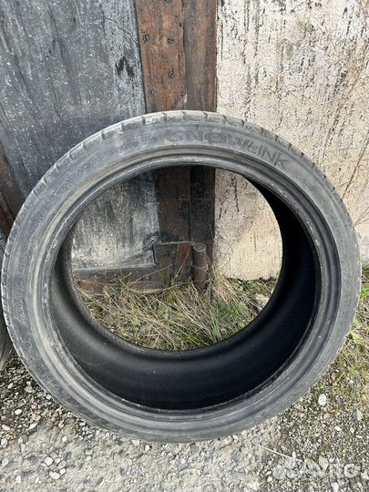 Triangle Snowlink TWT02 235/40 R19