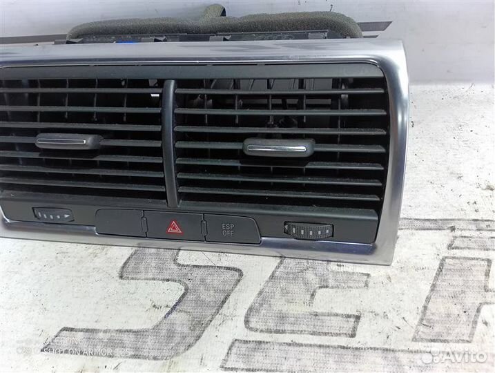 Дефлектор центральный передний Audi Q7 4L 3.0 BUG