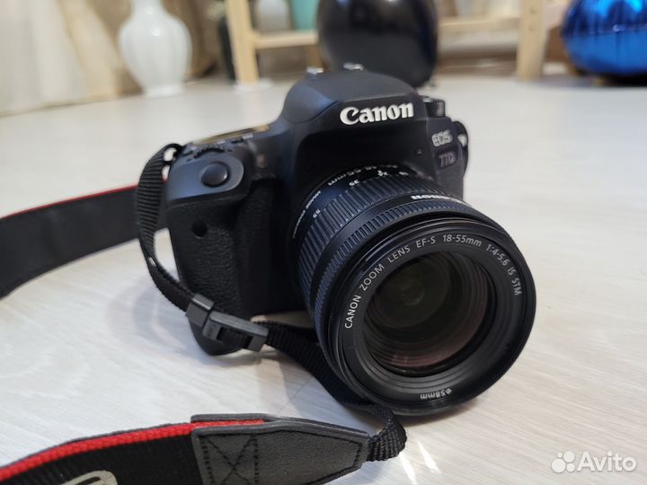 Зеркальный фотоаппарат canon