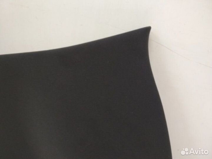 Обшивка багажника задняя правая Toyota Land