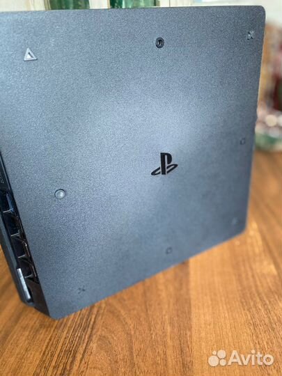 Sony PS4 slim